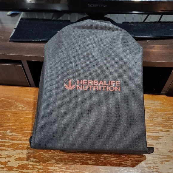 Herbalife Nutrition Top Zip Closure With Front Pocket Crossbody Bag NWT - Picture 11 of 14